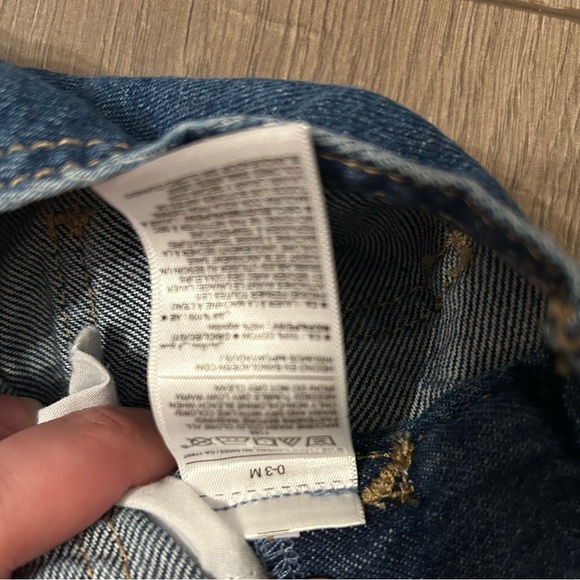 Baby Old Navy Jean short overalls. Size 0-3 months - Picture 4 of 4